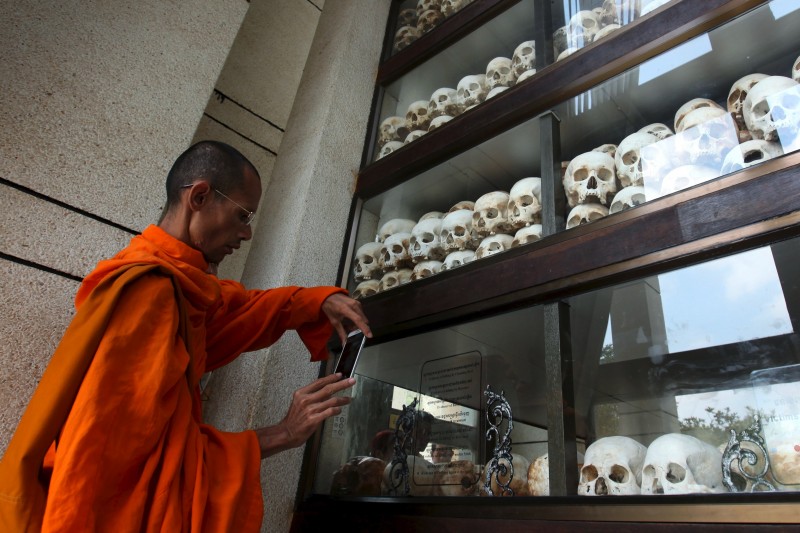 Khmer Rouge Reveal - 3 Days